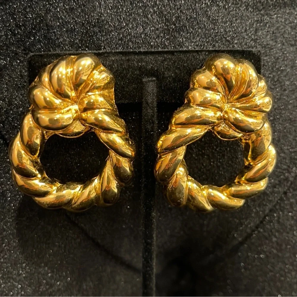 Avon Gold Vintage Twisted Hoop clip on Earrings
